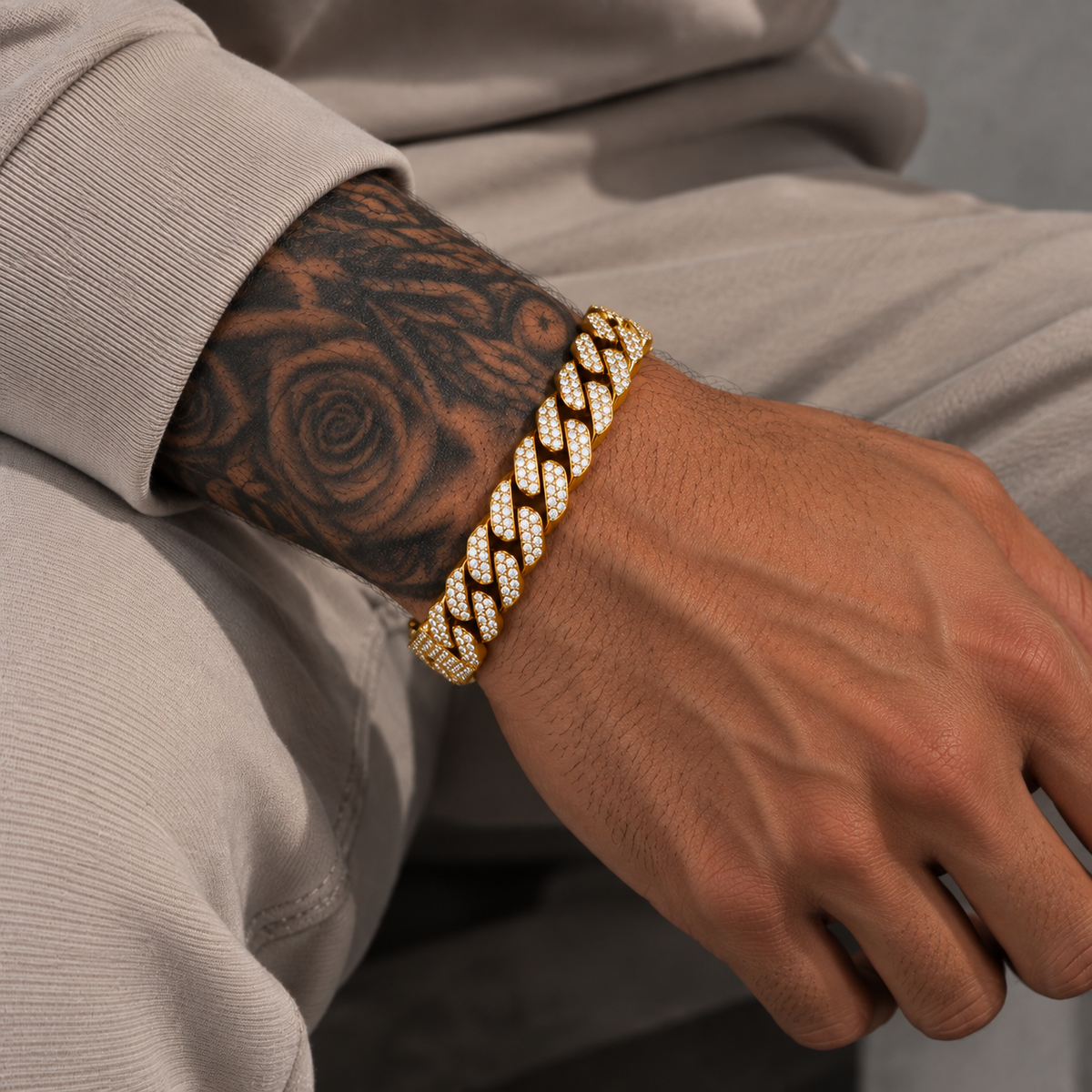 Prong iced Cuban Bracelet Gold 14mm