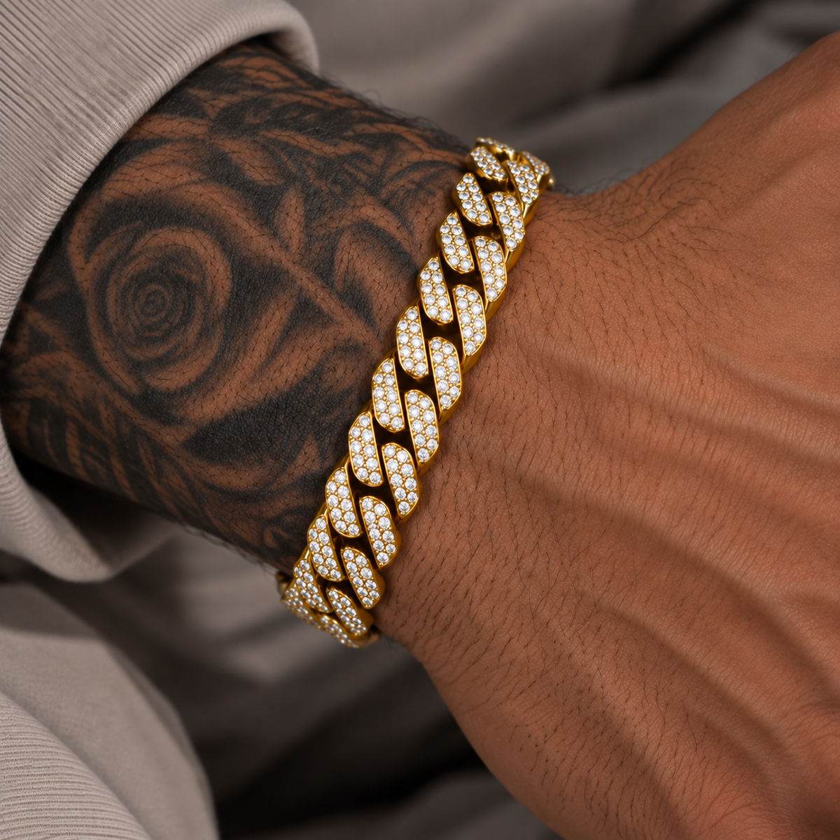 Prong iced Cuban Bracelet Gold 14mm